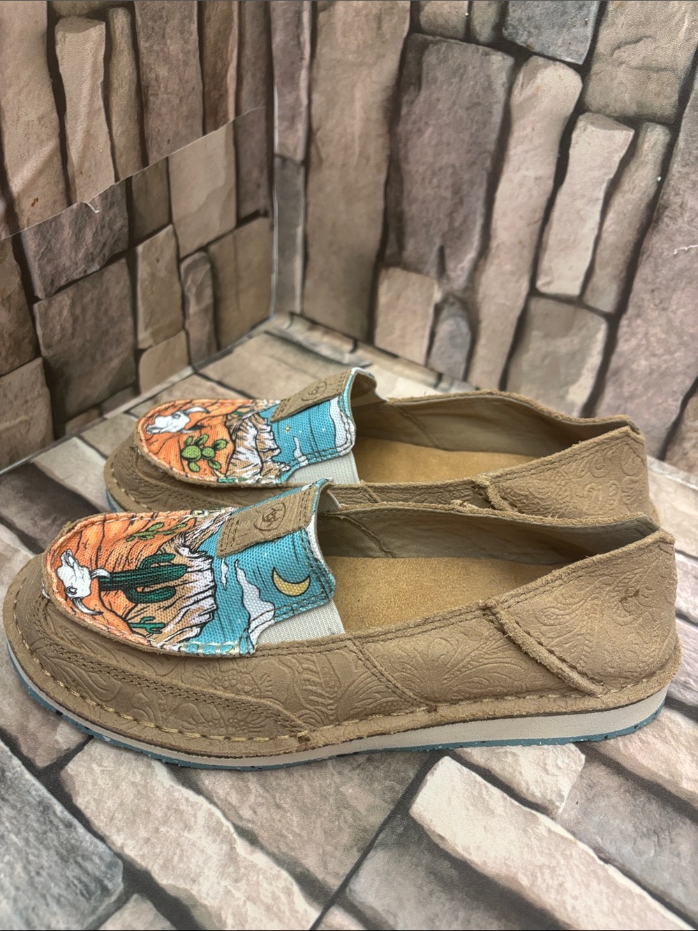 New Ariat Women's Cruiser shoes in the "Arizona Skies" print size 7.5B - Picture 7 of 14